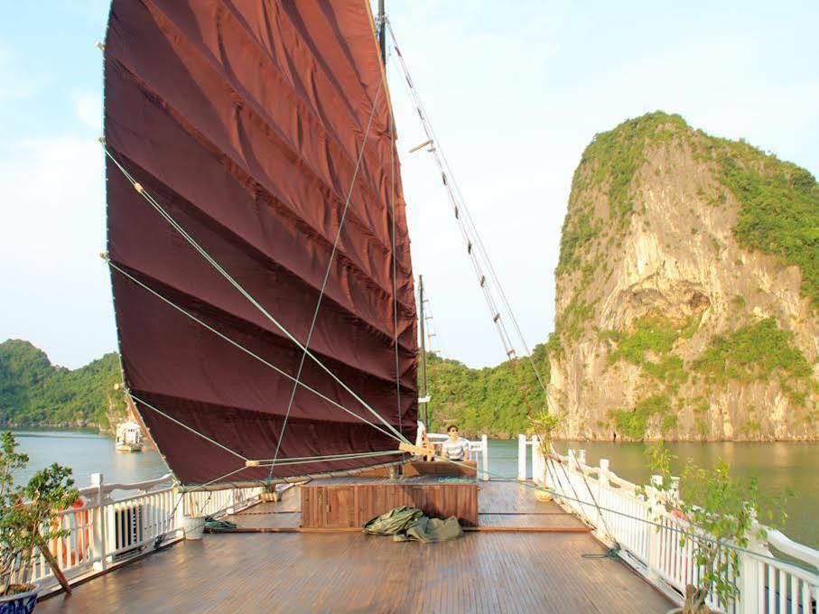 Hôtel Halong Legacy Cruise à Hạ Long Extérieur photo