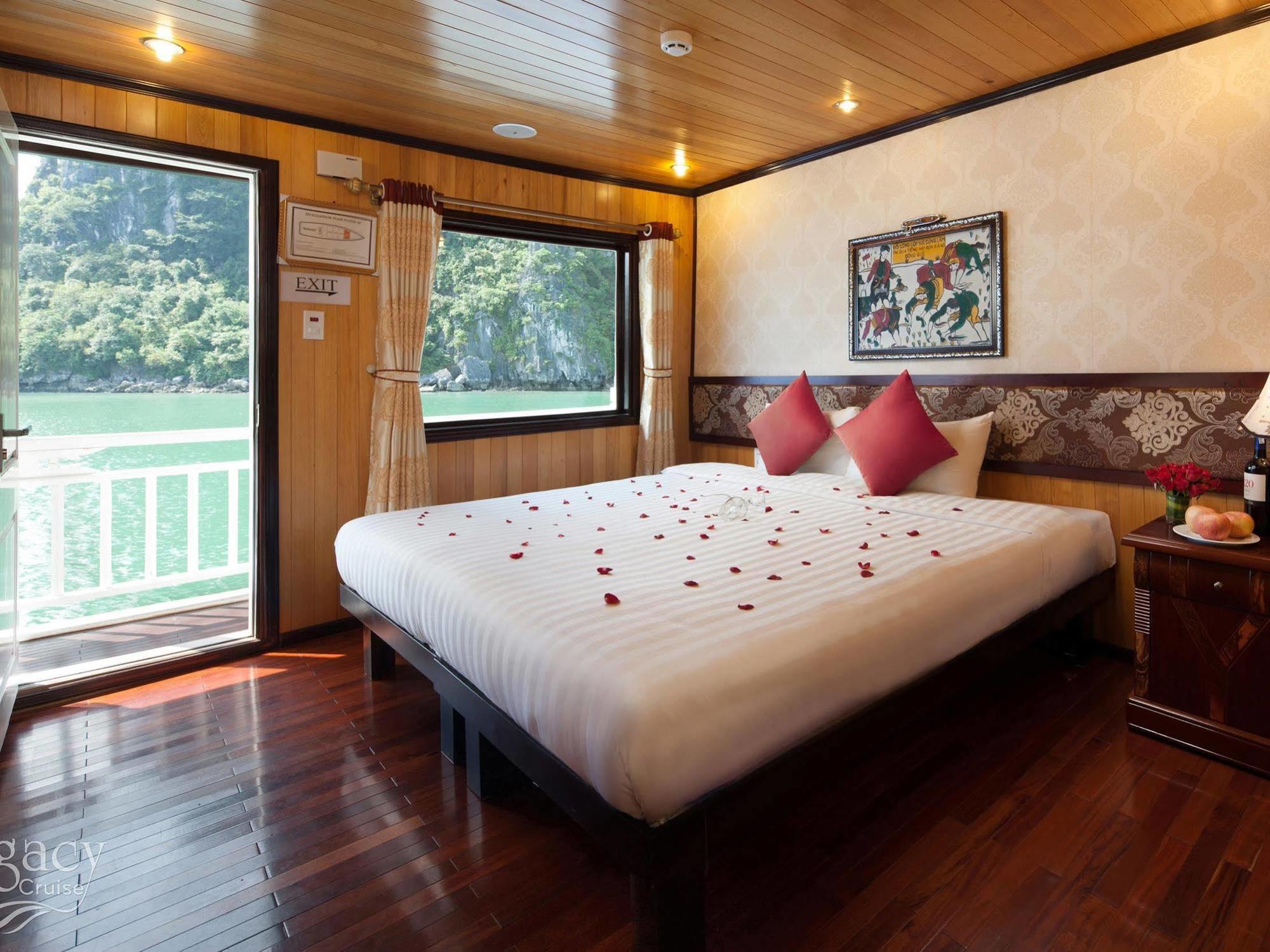 Hôtel Halong Legacy Cruise à Hạ Long Extérieur photo